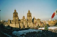 Mumraj na Z�calu z v��ky, v pozad� metropolitn� katedr�la | Mexiko City, Mexiko