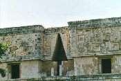 Kr�lovsk� pal�c, Uxmal, Mexico