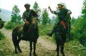 Mongolov� v sedle - tento obr�zek je pro Mongolsko typick�