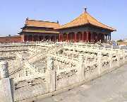 Zdobn� schodi�t� v zak�zan�m m�st�, Peking, ��na